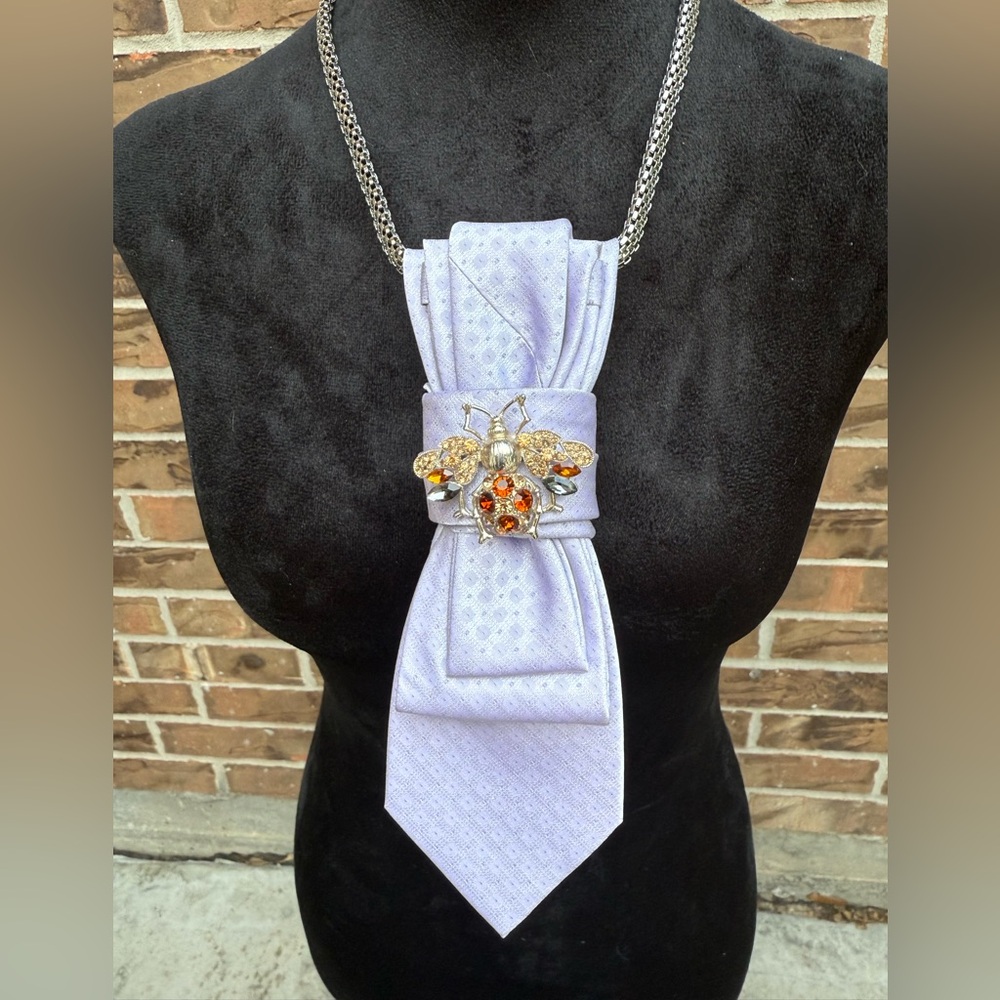 Elegant Lavender Necktie Silver and‎ Gold Antique Bee Pendant Necklace